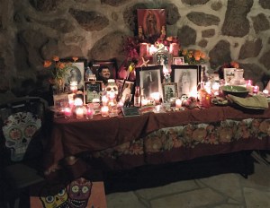 Click on the photo above to see a slideshow of the preparations and member’s preview on Oct. 23 at the 12th annual Celebraciones de la Gente. Above, one of the nearly two-dozen altars / ofrendas in the courtyard at the Museum of Northern Arizona.